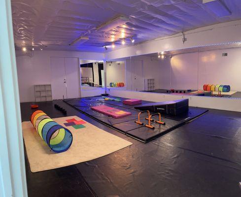 Kids gymnastics obstacle course!