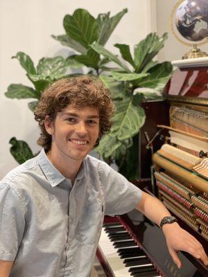 Affordable Piano Moving and Tuning