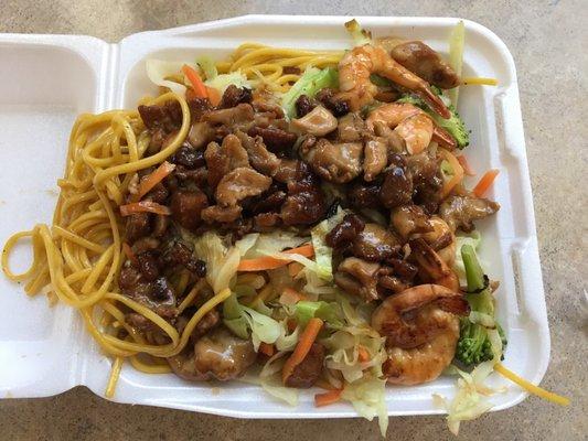 Chicken and Shrimp with Noodles