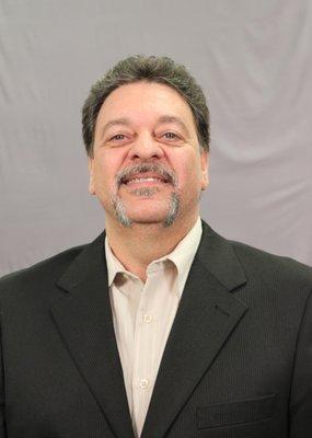 Farmers Insurance - Robert Aprandini