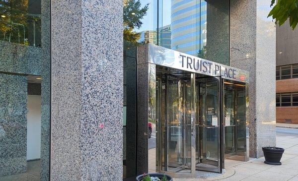 Regus Virginia Sun Trust Center Downtown