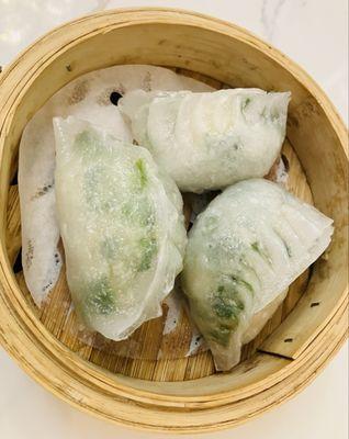 Shrimp and chives steamed dumpling