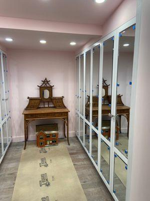 Blue Moon Glass & Mirrors Inc.