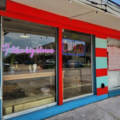 EC Blooms : Flower Shop