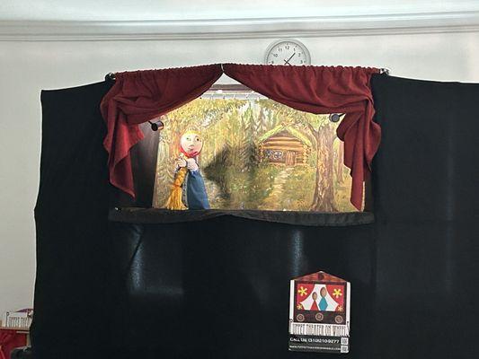Puppet Theater On Wheels
