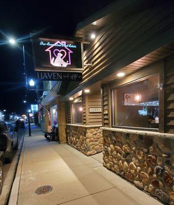 Danielle Whitman - Fur-Ever Love Real Estate