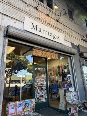 Marriage Skate Shop
