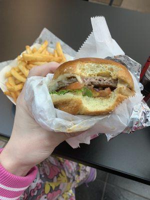 Spicy Aioli Burger Combo