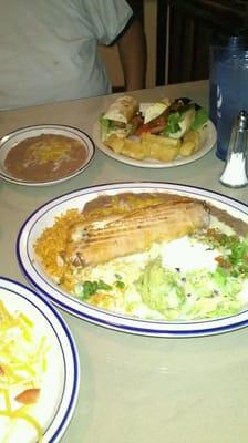 Chimichanga for me and choripán specialty for Les. Really good.