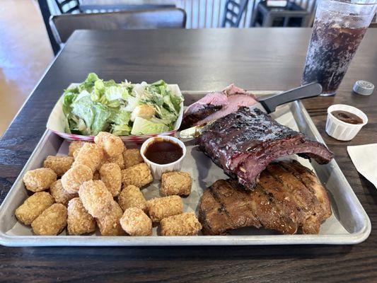 Empire Armadillo BBQ & Deli