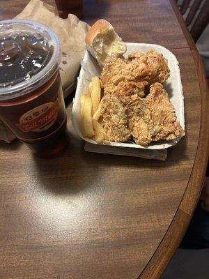 Three pieces fried chicken combo, with side and a drink