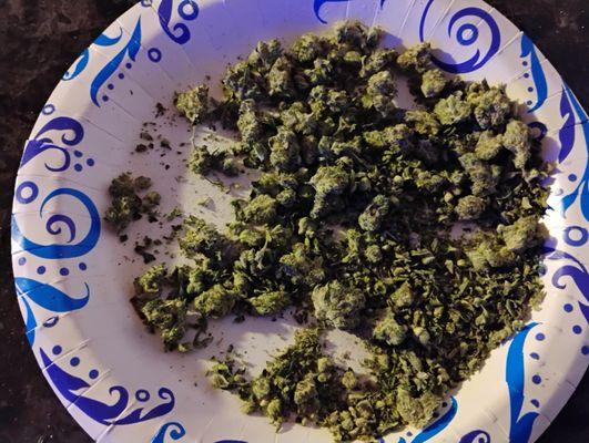 I stopped at Snacksland for the 100$ Black Friday OZ . Do you have GG# 4? Yes 1 left . It smells and tastes like shit. Absolutely horrible.