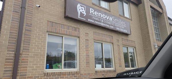 Renova Smiles