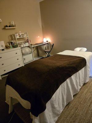 Her massage room is super cute!