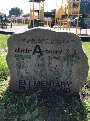 A nice head stone to let you know, where exactly you are.