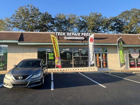 Tech Repair Pros - Your One
Stop Tech Shop!
Located at 3409 Atlanta Highway, Montgomery, AL 36109
334-356-3027