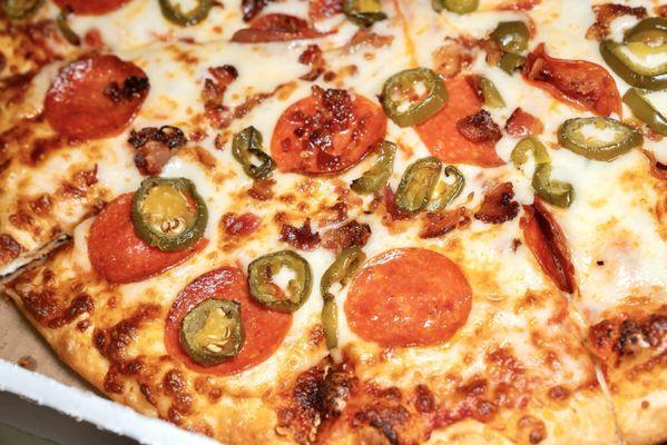 Laventinas Big Cheese Pizza