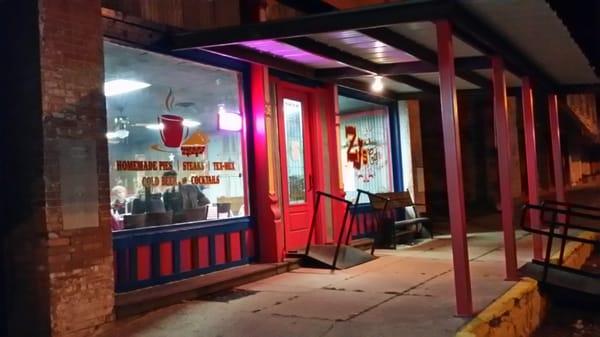 Really good Steak, salad bar and amazing pies. Plus you can get a beer or cocktail. Can't wait to try breakfast.