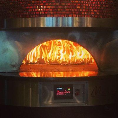 Thats some good looking wood fire in that oven.