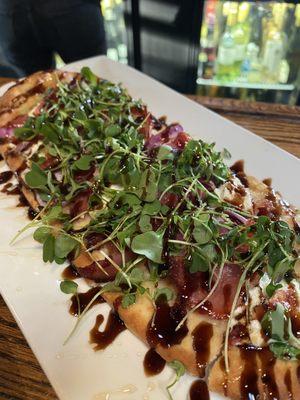 Flatbread for happy hour - not bad