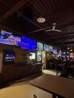 Phil's Sports Bar & Grill
