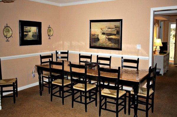 Dining Room seats 10