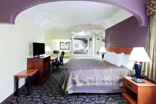 1 King Bed Suite