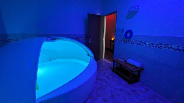 True REST Float Spa - San Antonio