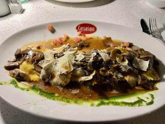 Veal ravioli with Marsala mushrooms