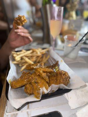 Suite Twelve25 Urban Hang Suite & Bistro