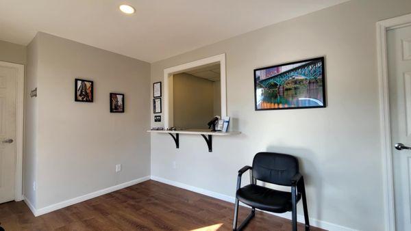 Clean waiting area, clean restroom.