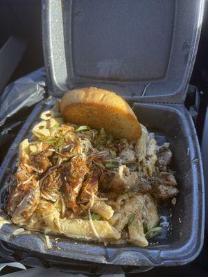 Rasta pasta w/garlic toast