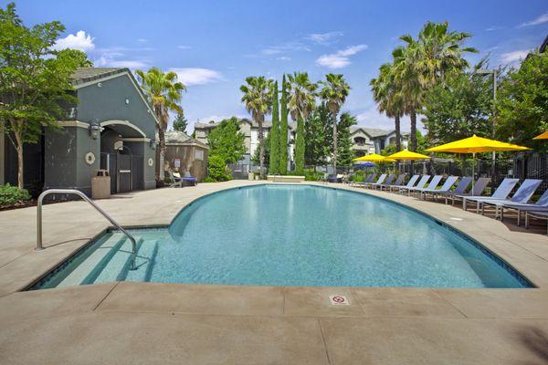 Broadleaf Apartments