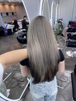 Kreative Manes Hair Salon