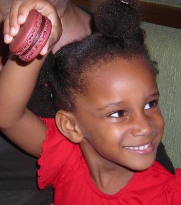 Here it is my favorite Parisian Macaron Chocolate