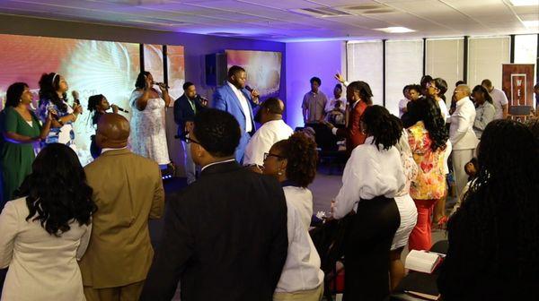 Uplifting worship experience at our non-denominational church in Jessup near Laurel & Howard County.