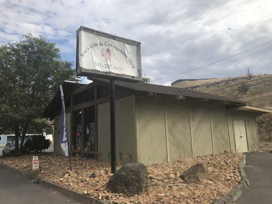 Rose's Gift and Consignment Shop