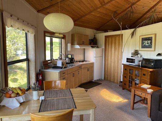 Windsong Cottage Guest Yurt