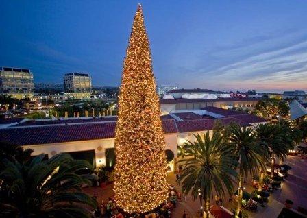 90' Fashion Island Christmas Tree in Newport Beach California