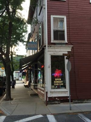 Good Spirits Liquor Shoppe & Wine Cellar