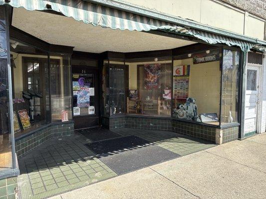 Crescent Comics and Games