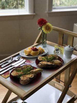 Delicious. Just the organic fresh breakfasts are worth staying here for!