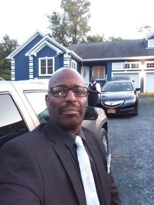 Akiidaitt Noiis and son