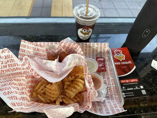 I went the first time ..!! The .6 BONELESS WINGS * is so good and tasty..!! I come back again,,!!