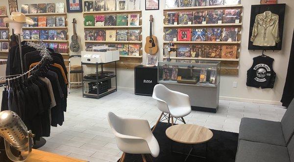 The Shop Vintage & Vinyl