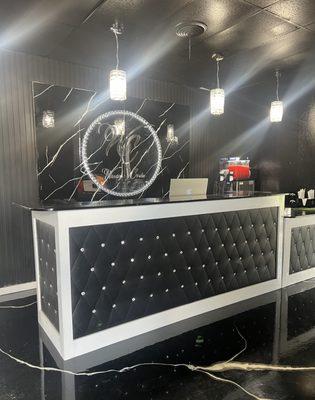 Winning Circles Beauty & Barber Bar