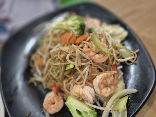 Shrimp chow mein