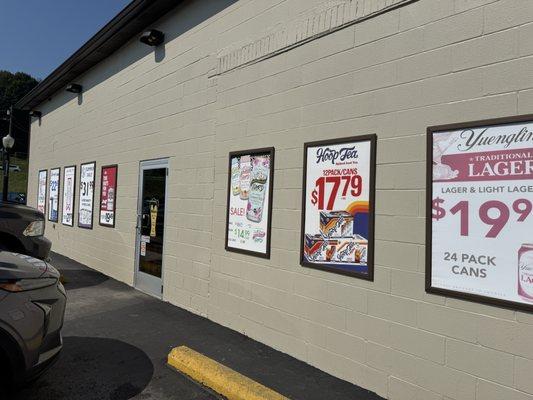 Pete's Uptown Beer and Beverage