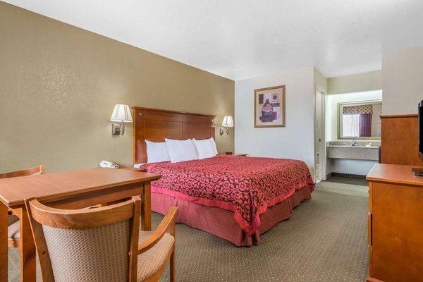 Days Inn by Wyndham San Antonio Southeast/Frost Bank Center