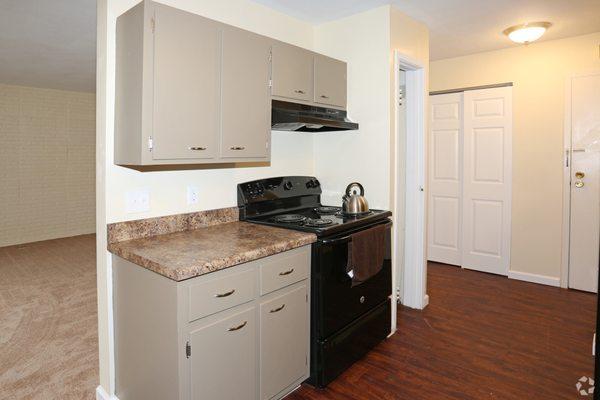 Wedgewood on the Green Apartments